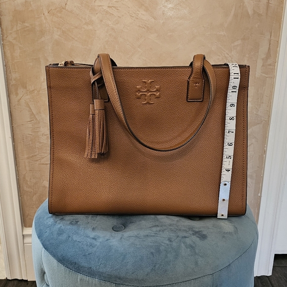 👍Tory Burch Thea shoulder tote in color moose, pebble leather and gold hardware - Picture 10 of 12